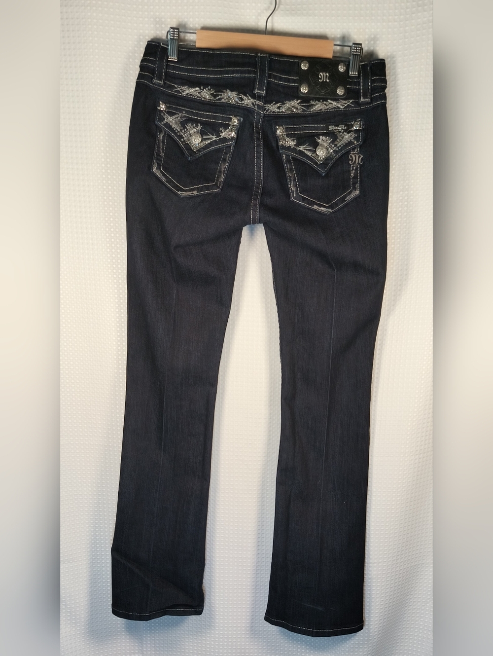 Miss Me Signature Boot cut Embellished Dark Wash Blue Women’s Jean Size 30x34 - Picture 2 of 12